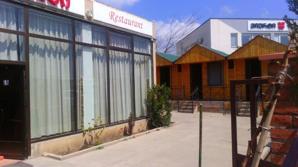 Hotel Lilo Near Airport Tbilisi Exterior foto